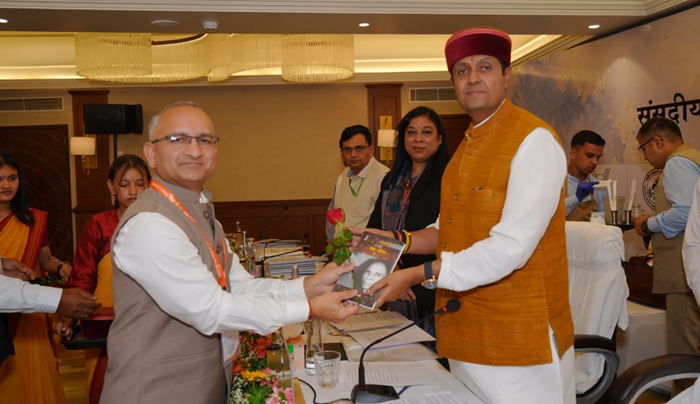 SJVN Director Ajay Kumar Sharma welcomes Members of Parliament   